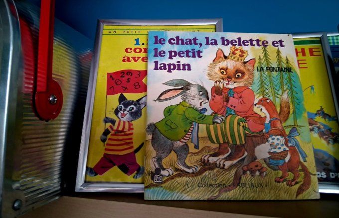 Le chat, la belette et le petit lapin