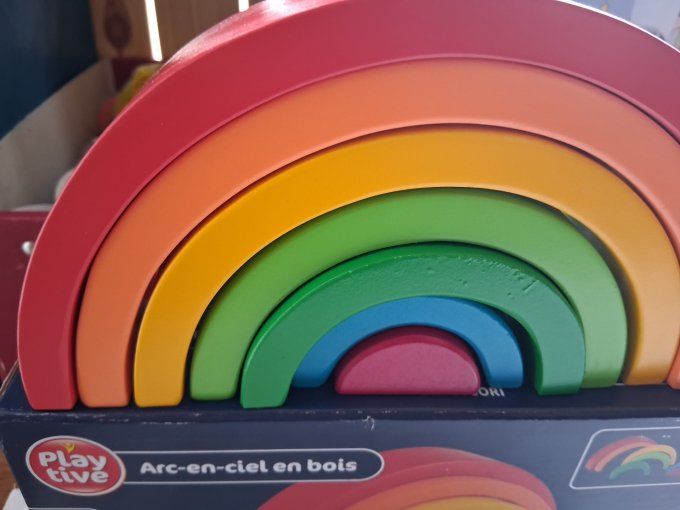 Arc-en-ciel en bois