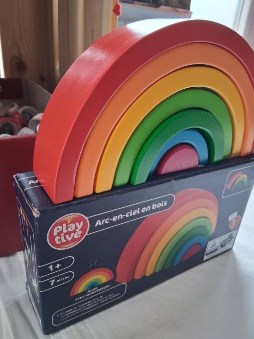 Arc-en-ciel en bois