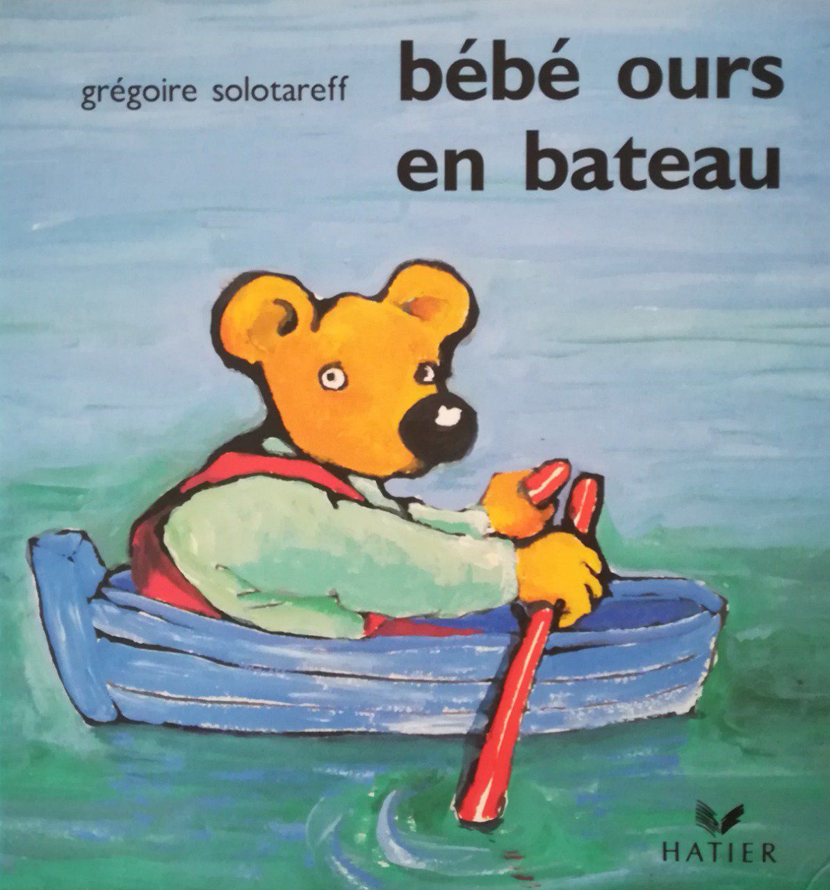 Bébé ours en bateau