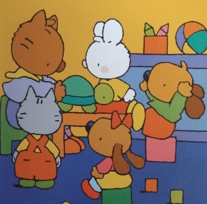 Petit lapin blanc à la maternelle