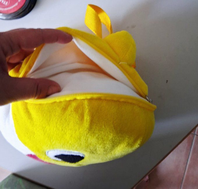 Sac à dos bébé requin